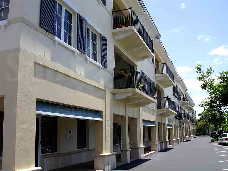 Charleston Square Attached Garages